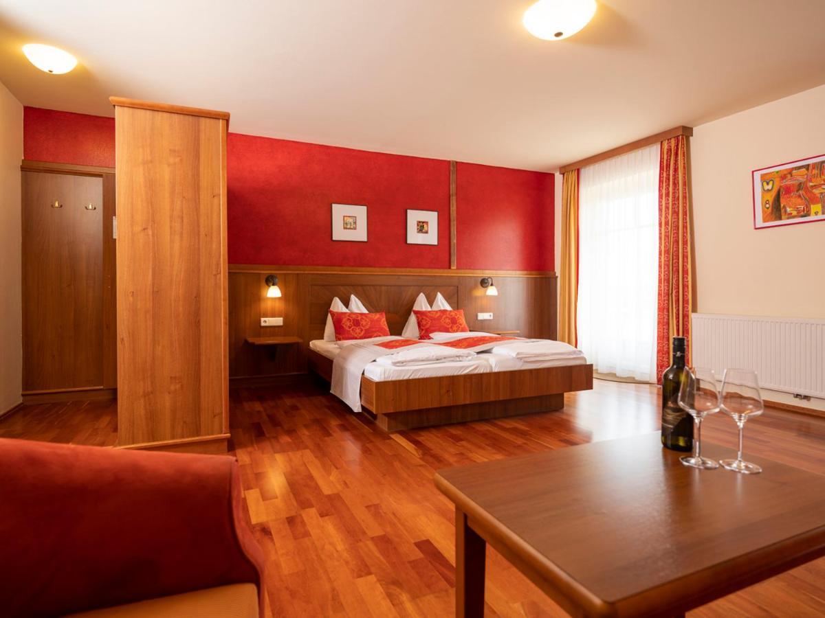 Hotel Neustifter พอยส์ดอร์ฟ ภายนอก รูปภาพ
