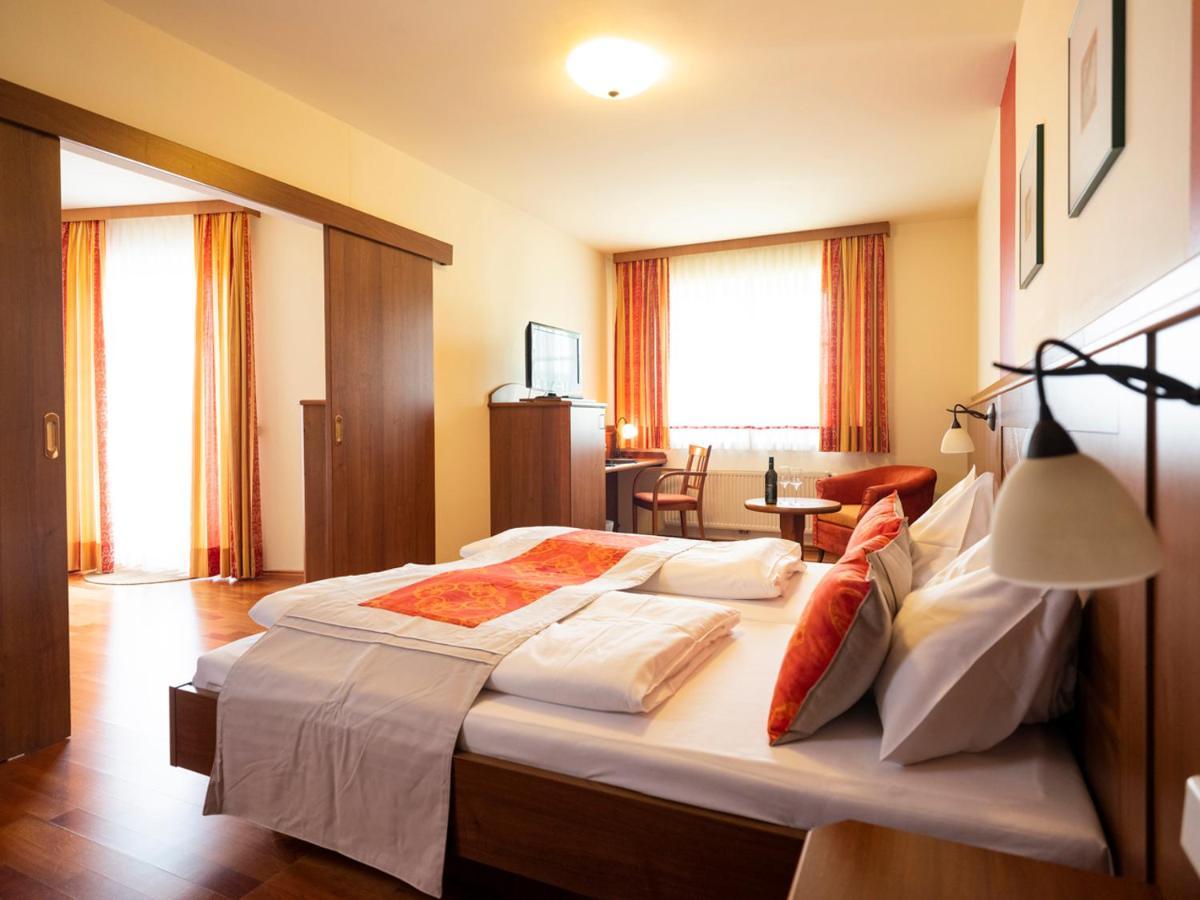 Hotel Neustifter พอยส์ดอร์ฟ ภายนอก รูปภาพ