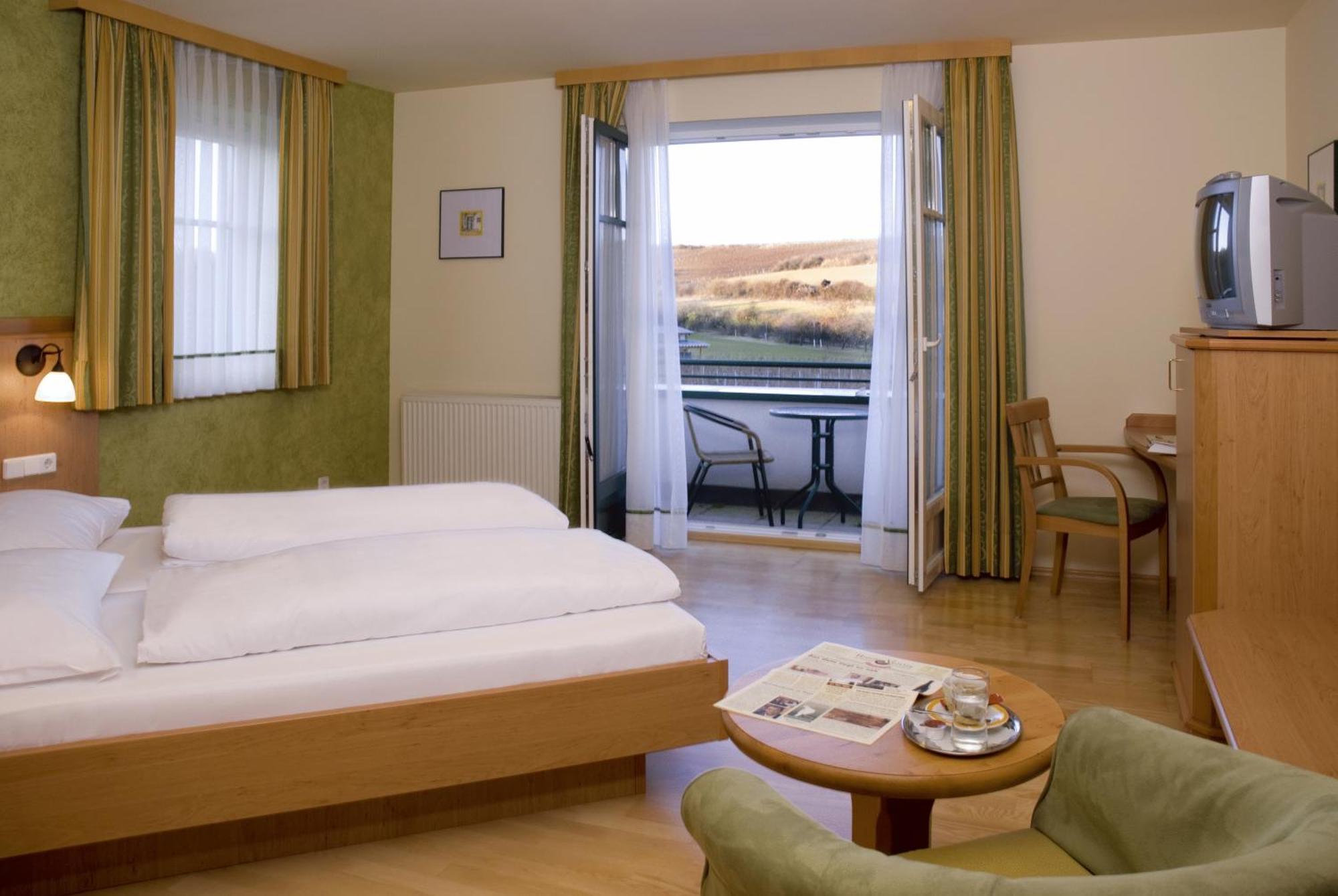 Hotel Neustifter พอยส์ดอร์ฟ ภายนอก รูปภาพ