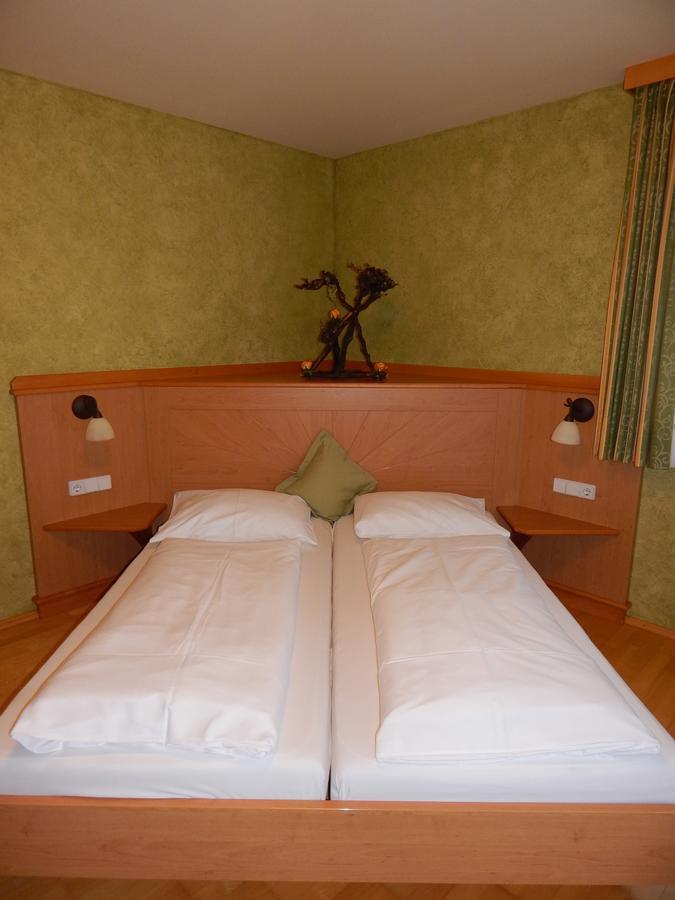 Hotel Neustifter พอยส์ดอร์ฟ ภายนอก รูปภาพ