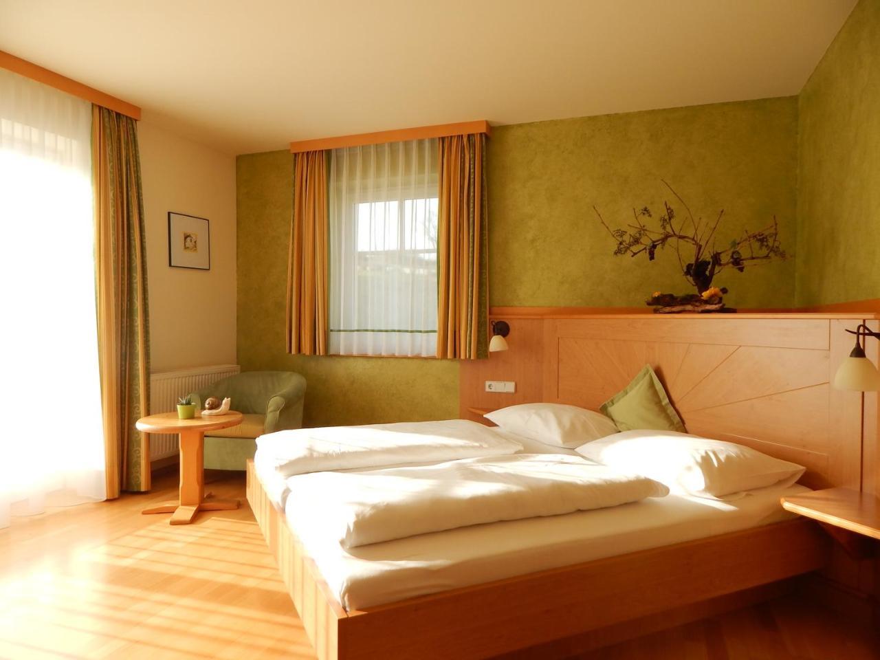 Hotel Neustifter พอยส์ดอร์ฟ ภายนอก รูปภาพ